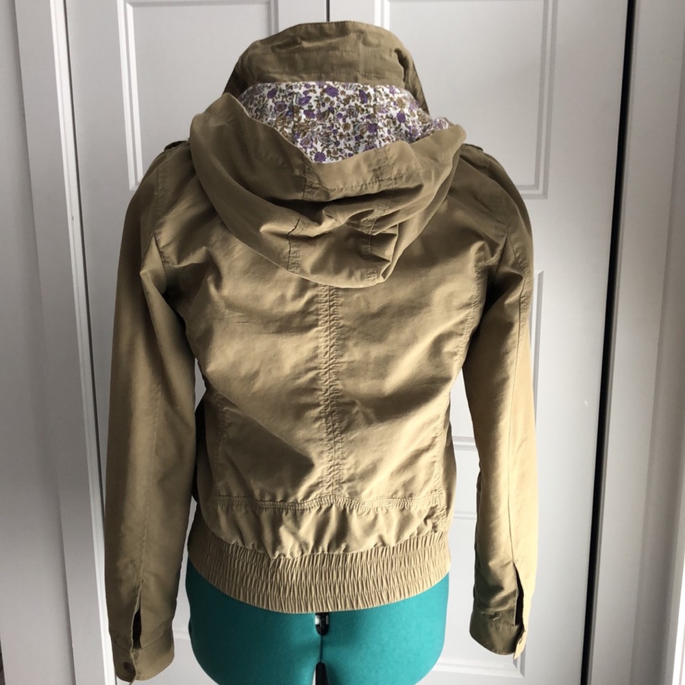 Spring jacket - Picture 2 of 4